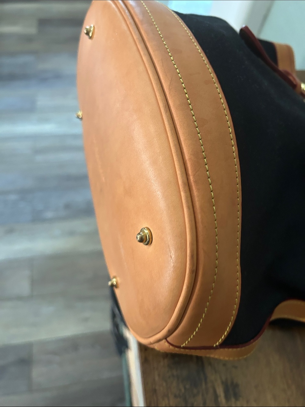 Dooney & Bourke cabriolet black canvas bag with Tan Leather Trim and Gold - Picture 6 of 9